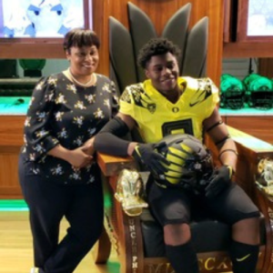 Rep. Janelle Bynum and her son Ellis Bynum, an University of Oregon football player